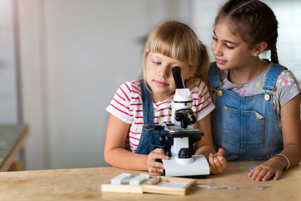 Kids with a Microscope